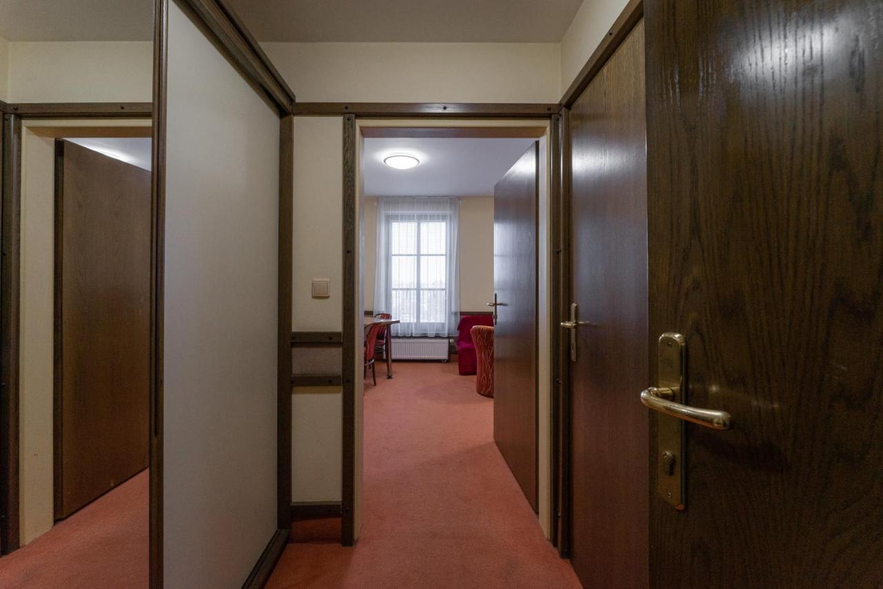 Hotel Amco 자브르제흐 외부 사진